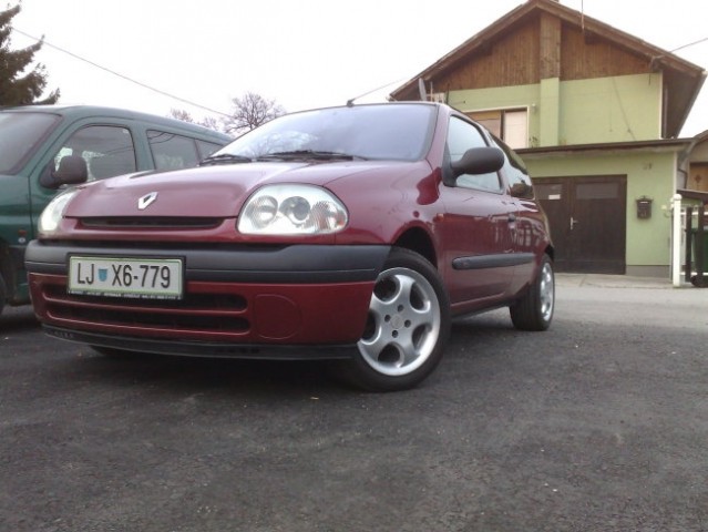 Obi's clio - foto