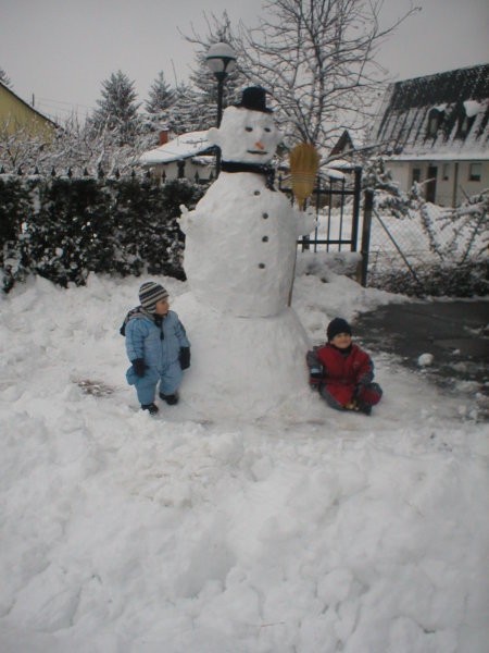 zidanje snežaka
februar 2005