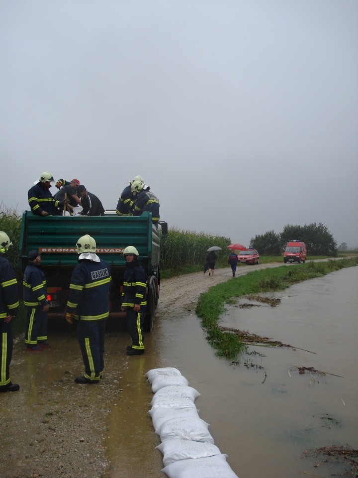 Poplave - foto povečava