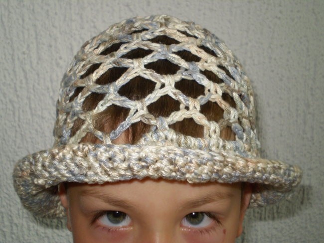 Otroški klobuk 2