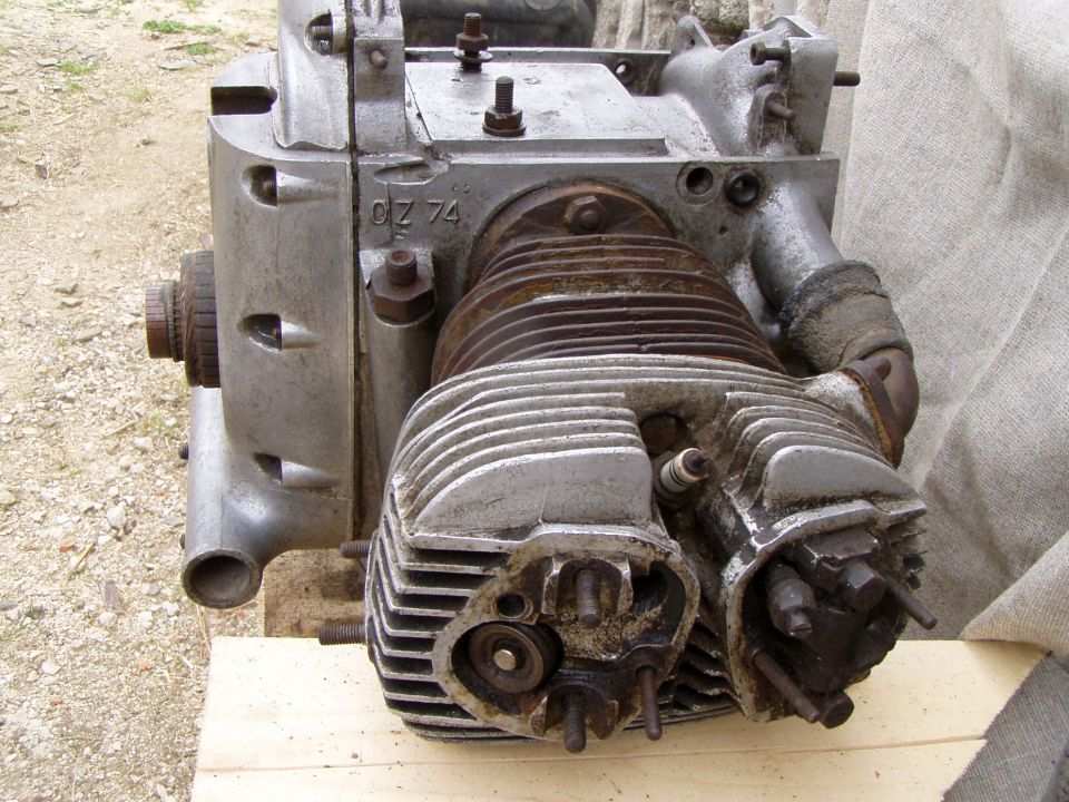 Zundapp KS-750 Engine with spar Parts - foto povečava