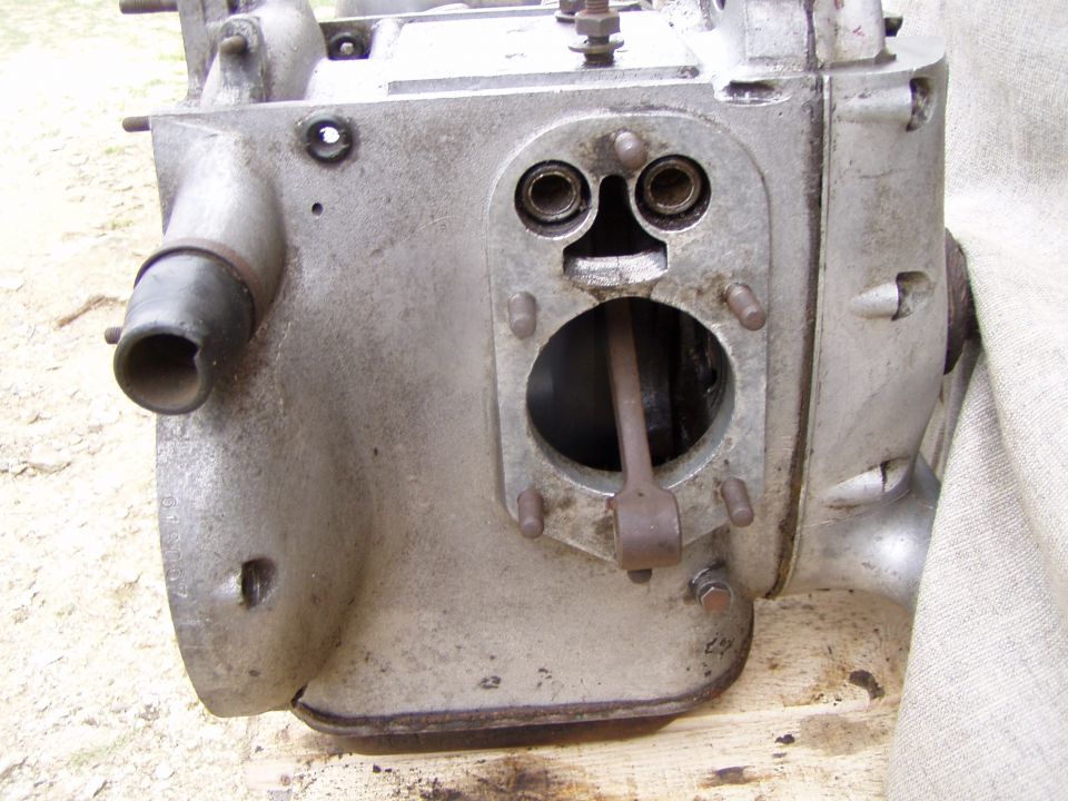 Zundapp KS-750 Engine with spar Parts - foto povečava