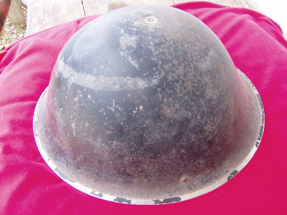 Vojaške čelade / Stahlhelmen - foto povečava