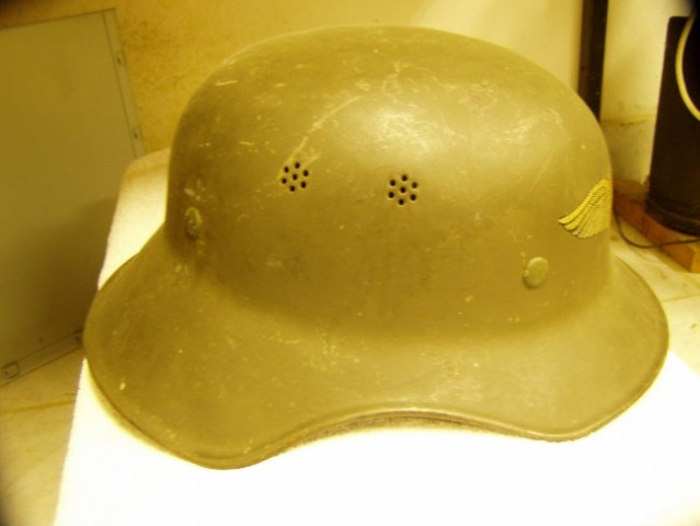 Vojaške čelade / Stahlhelmen - foto