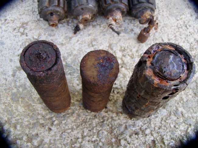 Izstrelki -granate & bombe - foto povečava
