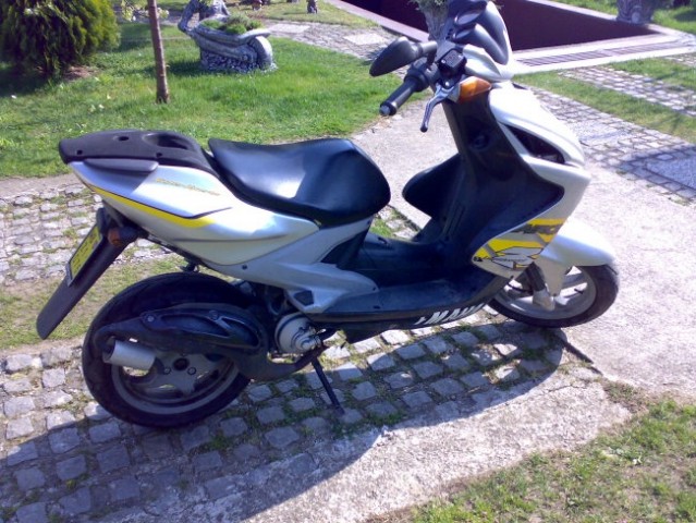 Skute- Yamaha Aerox - foto