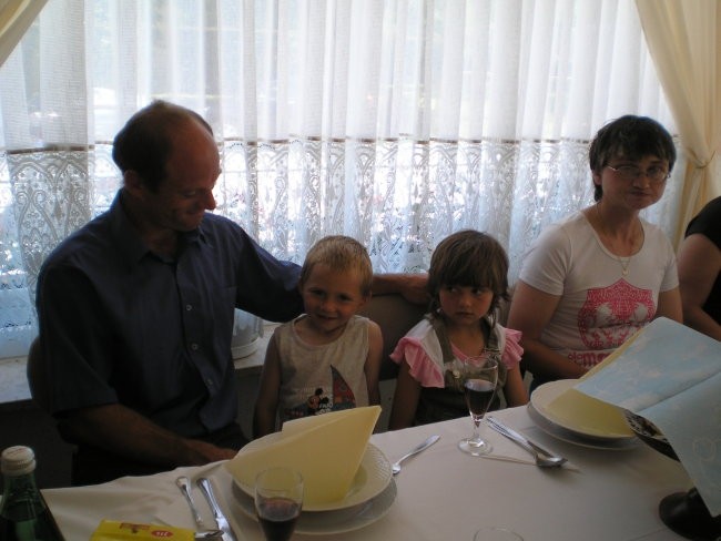 Stric Davor,Alenka in Valentino in Valentina