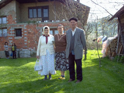Djed Kadrija i nena Fatima u ratkovicima sa scerkom Mirsadom Smajlovic