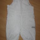 bele HM hlačke št. 62
od 2-4m, oblečene 3x
8 eur, imam pa zelo podobne roza hlače
