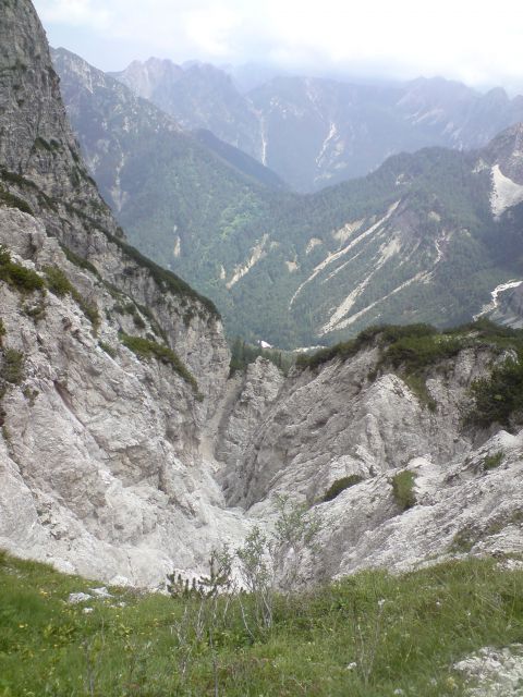 Okoli Lastovic- nad dolino Zajezere 17.7.2011 - foto
