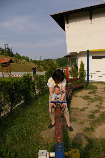 midve z babi se pa gugava