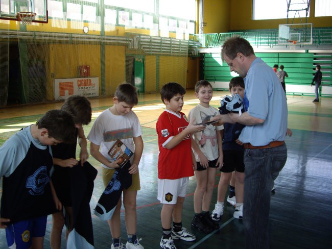 2008-02: Dan Elektre - foto povečava