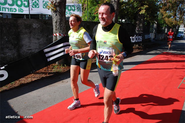 Od starta do cilja sta skrbela za pozadino tekačev