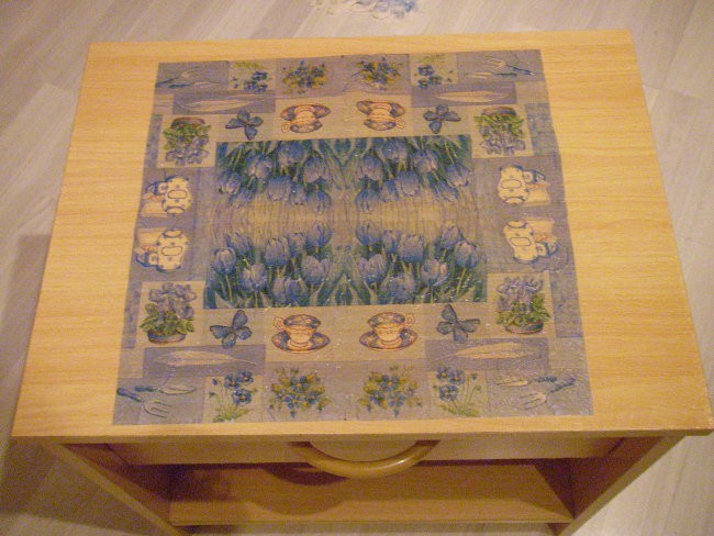 včasih dolgočasna nočna omarica:)